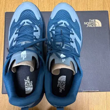 THE NORTH FACE 네이비 스니커즈