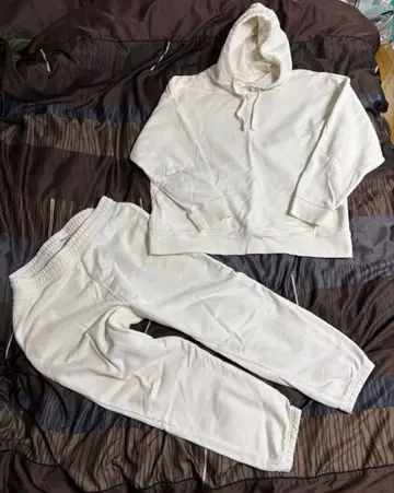 H&M 화이트 후드티와 팬츠 세트