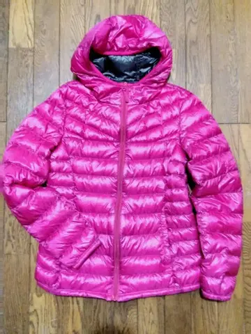 UNIQLO 핑크 후드 부착 울트라 라이트 다운 자켓