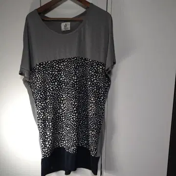 그레이 네이비 도트 무늬 반팔 튜닉