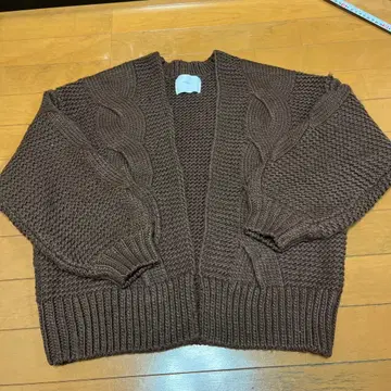 망사가 귀여운 브라운 케이블 가디건