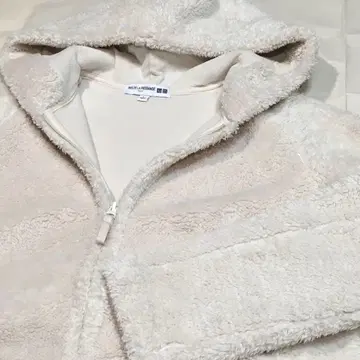 유니클로 이네스 퍼 플리스 후드 부착 코트 아이보리 L 사이즈