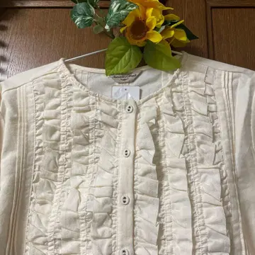 사만사 모스모스 절개 프릴 블라우스