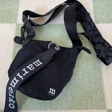 marimekko 블랙 숄더백