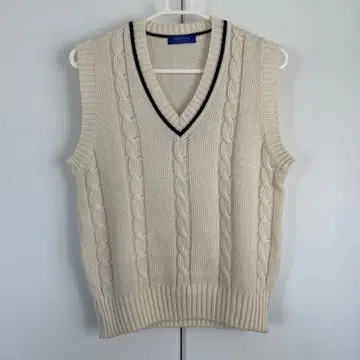 valsitymate 아이보리 케이블 짜임 슬리브리스 니트 베스트