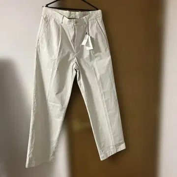 tomorrowland 라이트 베이지 와이드 스트레이트 팬츠