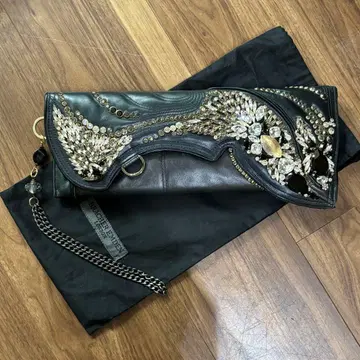 [새상품급] 비욘세 애용 브라셔 엠덴 비쥬 장식 블랙 가죽 백