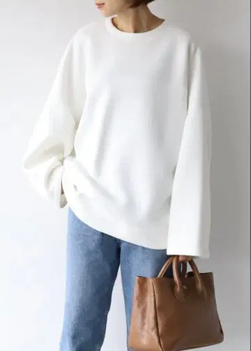 운모앤딜 종이상자 니트 오버 사이즈 풀오버 화이트