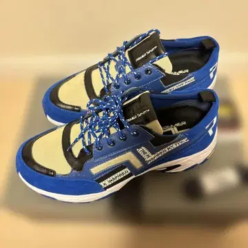 PVIII 스웨이드 메쉬 러닝 스니커즈 파랑/베이지