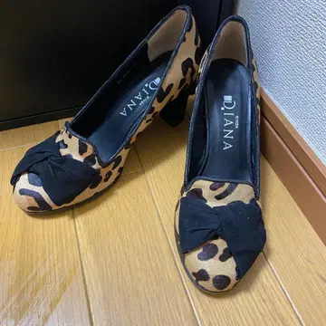 DIANA 발꿈치 닳지 않았어요! 레오파드 무늬 리본 포함 하이힐