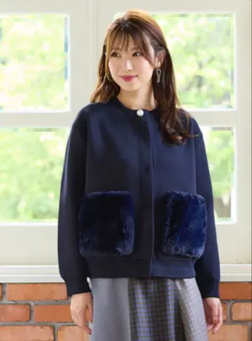 새상품 로즈 티아라 46 퍼 포켓 니트 가디건 네이비