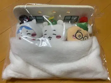 치이카와 (먼작귀) 해피 홀리데이 오야스미베드 마스코트 세트