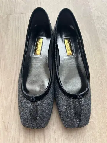 미사용 새상품 루탈론 스퀘어 플리츠 펌프스