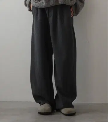 새상품 Eongul 요 맨투맨 러프 팬츠