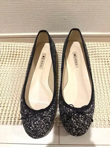 DIANA 블랙 글리터 플랫슈즈 24.5cm