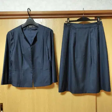 리플렉트 셋업 노카라 자켓 스커트 수트 네이비