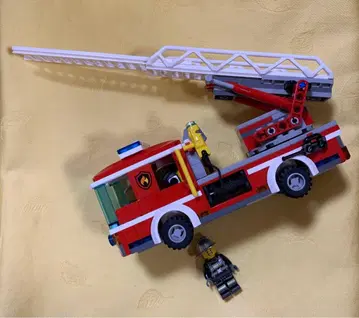 LEGO 소방차와 소방관 피규어 3개