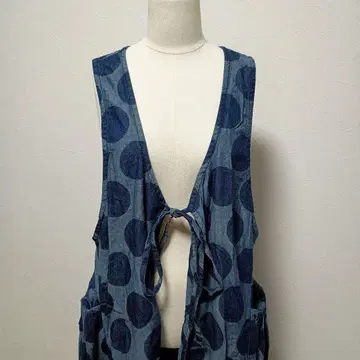 [ GA-ON 라이카 ] 베스트 ( 프리 ) 슬리브리스 겉옷 도트