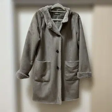 A DAY IN THE LIFE 코트