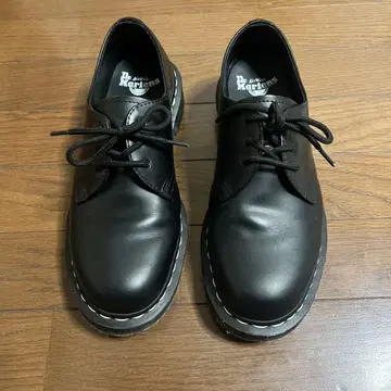 닥터 마틴 블랙 레이스업 슈즈