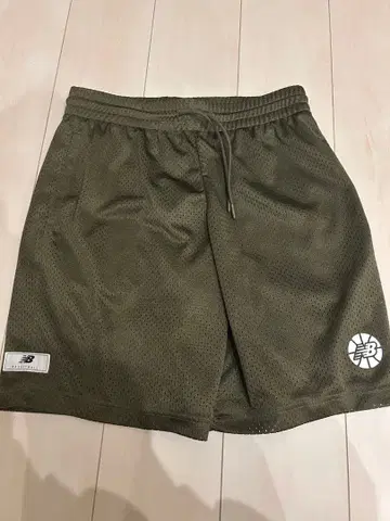 뉴발란스 올리브 메쉬 숏팬츠 L