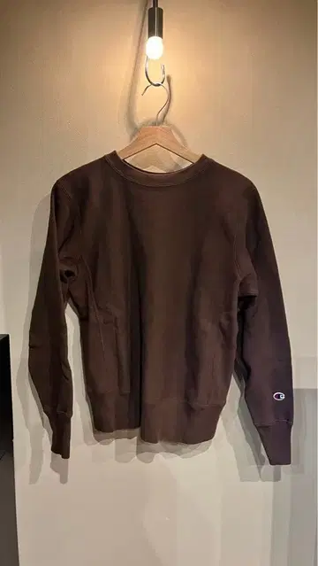 챔피온 리버스 위브 맨투맨 단색 파랑택 브라운 M