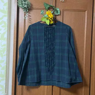 Sunny Clouds 가슴 프릴 체크 블라우스