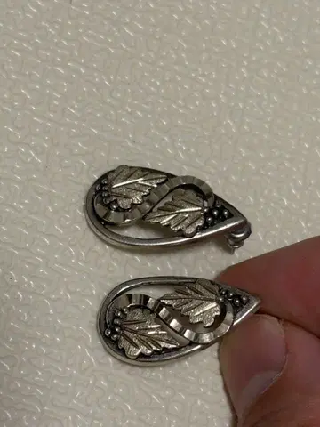 실버925 잎 무늬 눈물형 귀걸이 7.3g