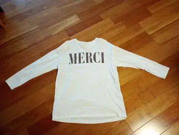 완판템 COCO DEAL MERCI 프린트 긴팔 티셔츠