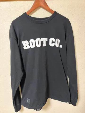 ROOT CO. 블랙 롱 슬리브 티셔츠