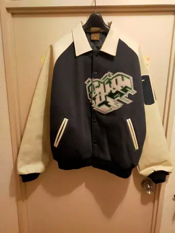 Swagger 바시티 자켓