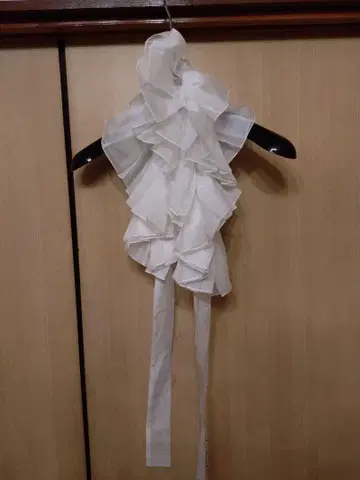 새상품 미사용 노코 오노 화이트 프릴 스톨