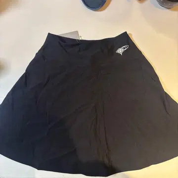 블랙 플레어 스커트 숏팬츠 포함