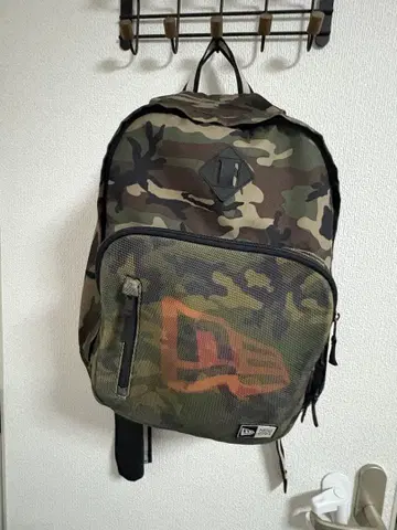 카모플라쥬 디자인 백팩