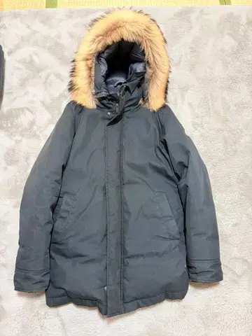 피레넥스 안시 다운 자켓 블랙 컬러 블랙 퍼 포함