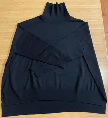 URBAN RESEARCH DOORS 블랙 터틀넥 니트