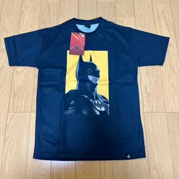 핫토이즈 배트맨 T셔츠 코미콘 미사용 택 포함