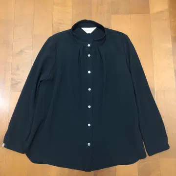 소쥬 스탠드 칼라 턱 블라우스 M