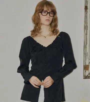 GIUNON 허리 셔링 블라우스