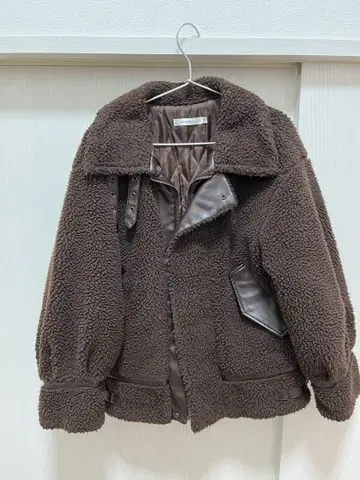 보아 자켓 브라운 숏 기장