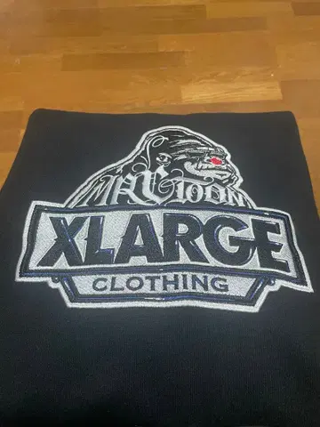 XLARGE 자수 로고 블랙 후드티