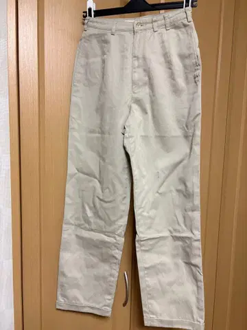 마드모아젤 논논 베이지 치노 팬츠 프론트 포켓 부착