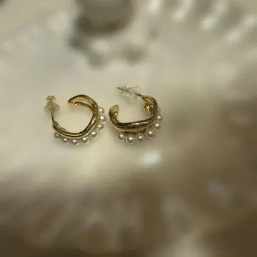 골드 펄 후프 귀걸이 ete