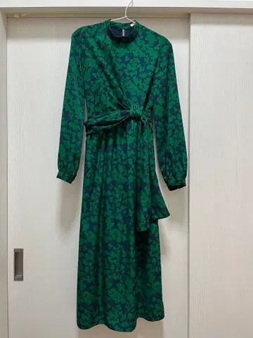 꽃무늬 긴팔 원피스 그린 컬러