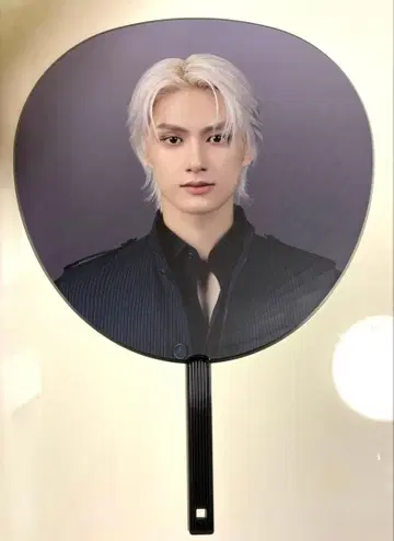 SEVENTEEN 준 부채