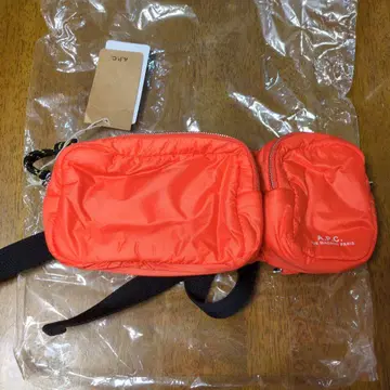 A.P.C. 오렌지 바디백