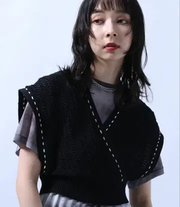 스티치 니트 뷔스티에 ( HARE )