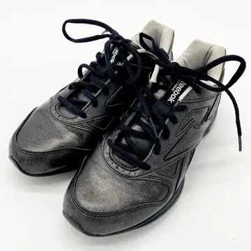 리복 스니커즈 가죽 느낌 건메탈 Y2K 테크 스트릿