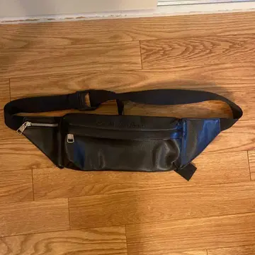 Calvin Klein Jeans 바디 백