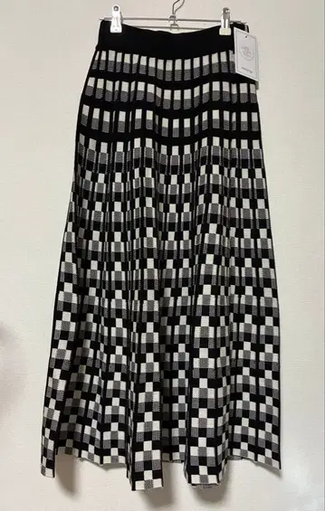 [ 미사용 새상품 ] 멜란주 블록 체크 니트 스커트 블랙